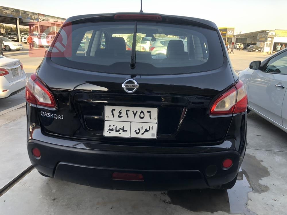 نيسان قاشقاي